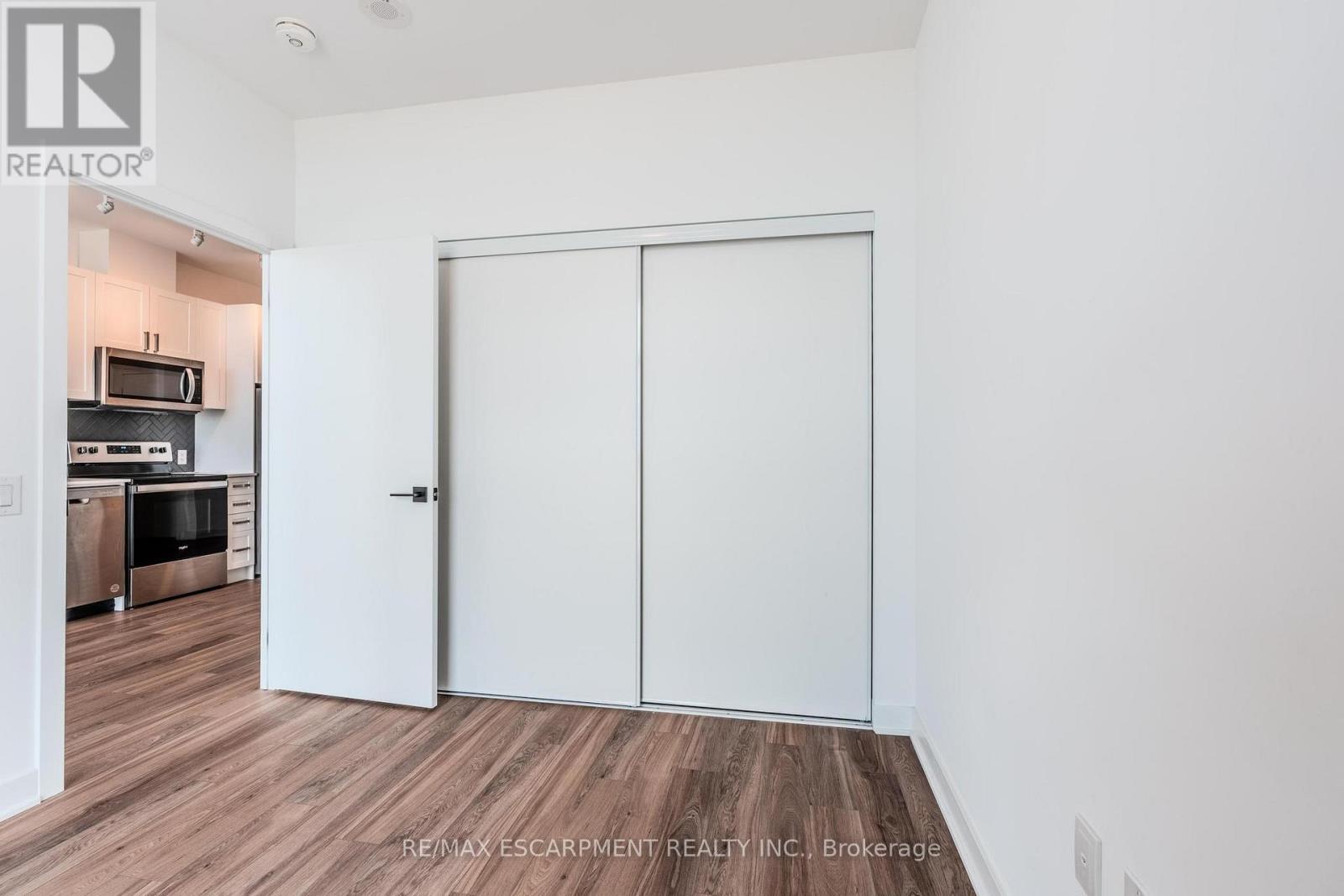 Photo 6 of 814 2782 Barton Street E, Hamilton ON