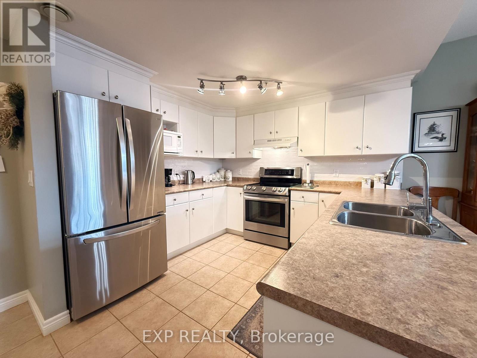 Photo 14 of 103 20 Station Square, Centre Wellington ON