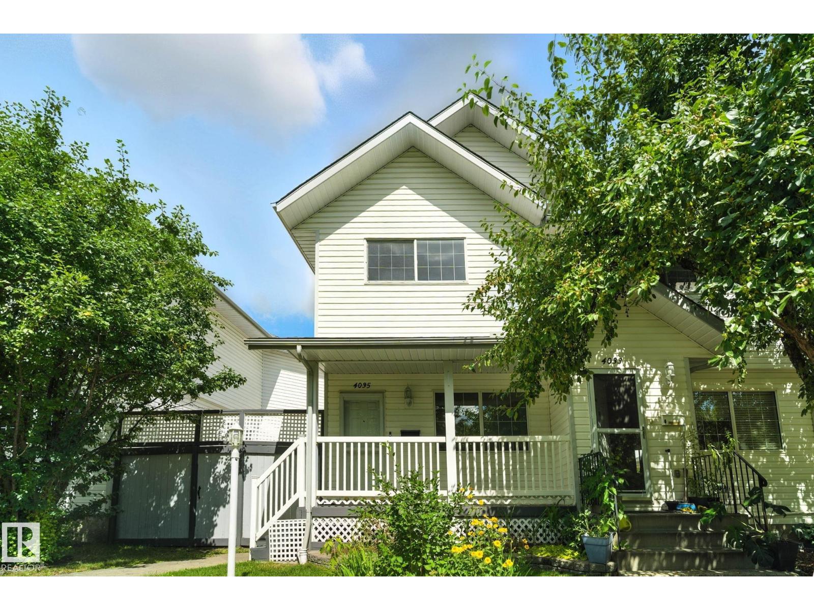 Photo 10 of 4035 38 St Nw, Edmonton AB