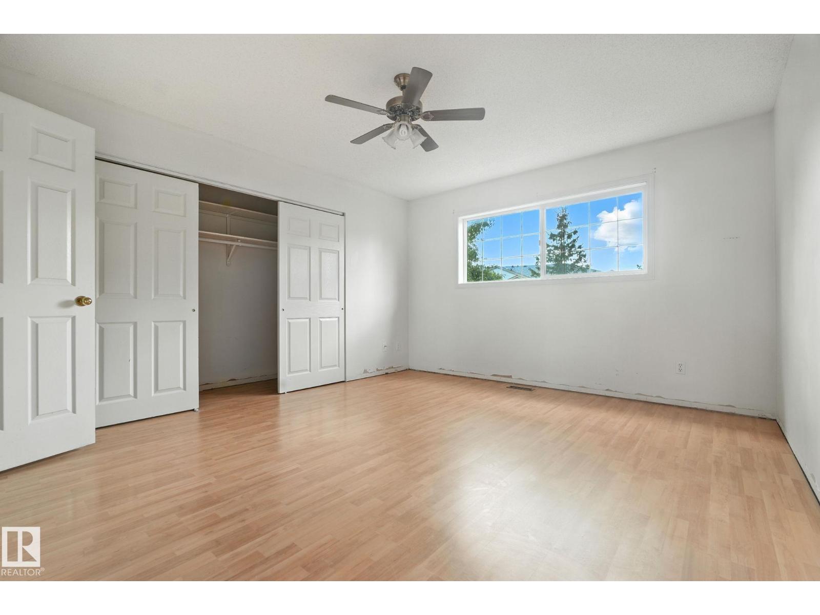 Photo 14 of 4035 38 St Nw, Edmonton AB