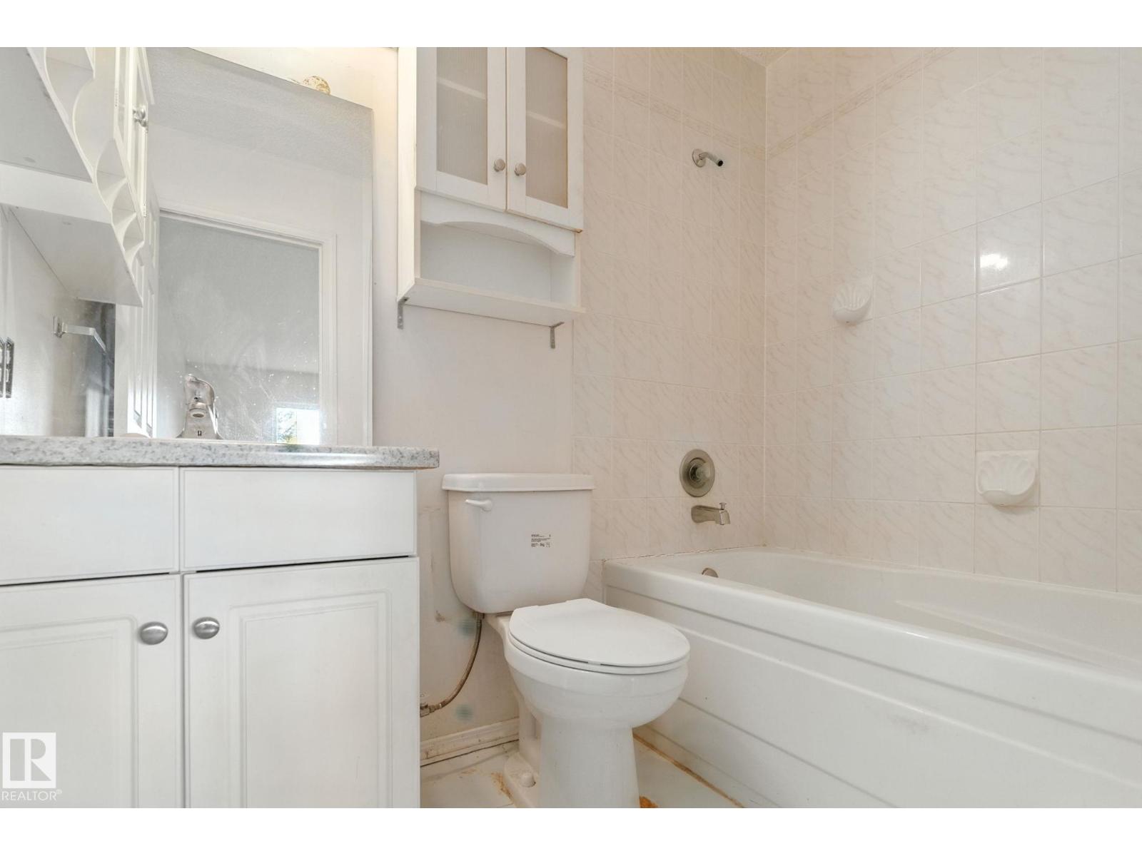 Photo 18 of 4035 38 St Nw, Edmonton AB