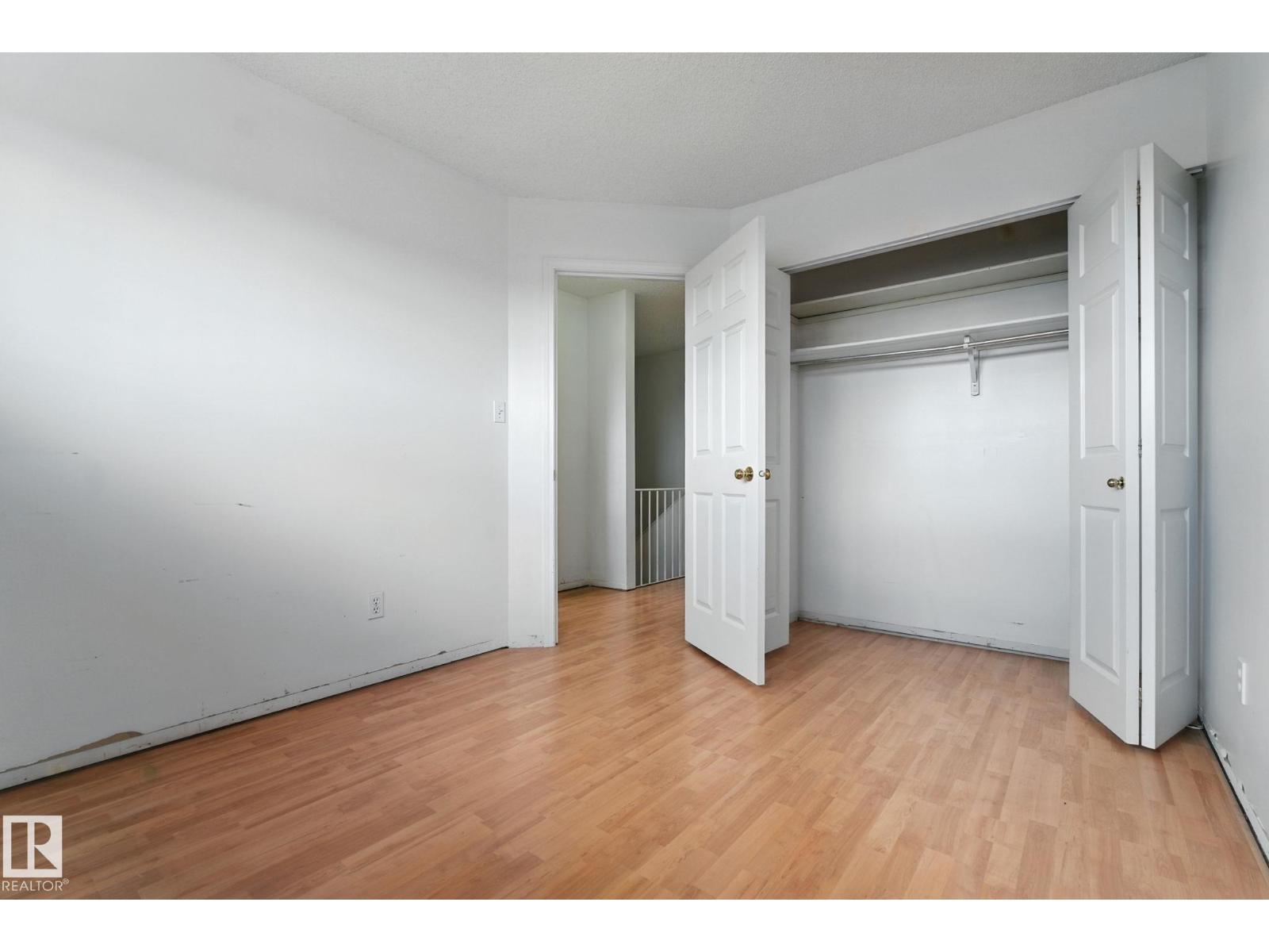 Photo 4 of 4035 38 St Nw, Edmonton AB
