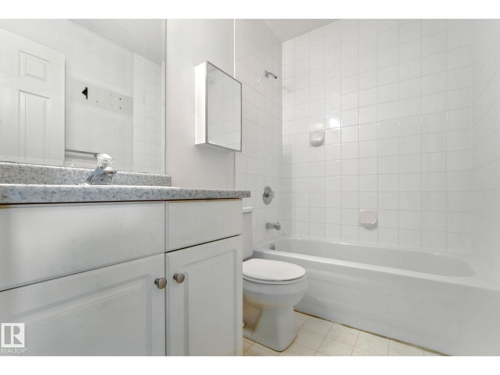 Photo 17 of 4035 38 St Nw, Edmonton AB