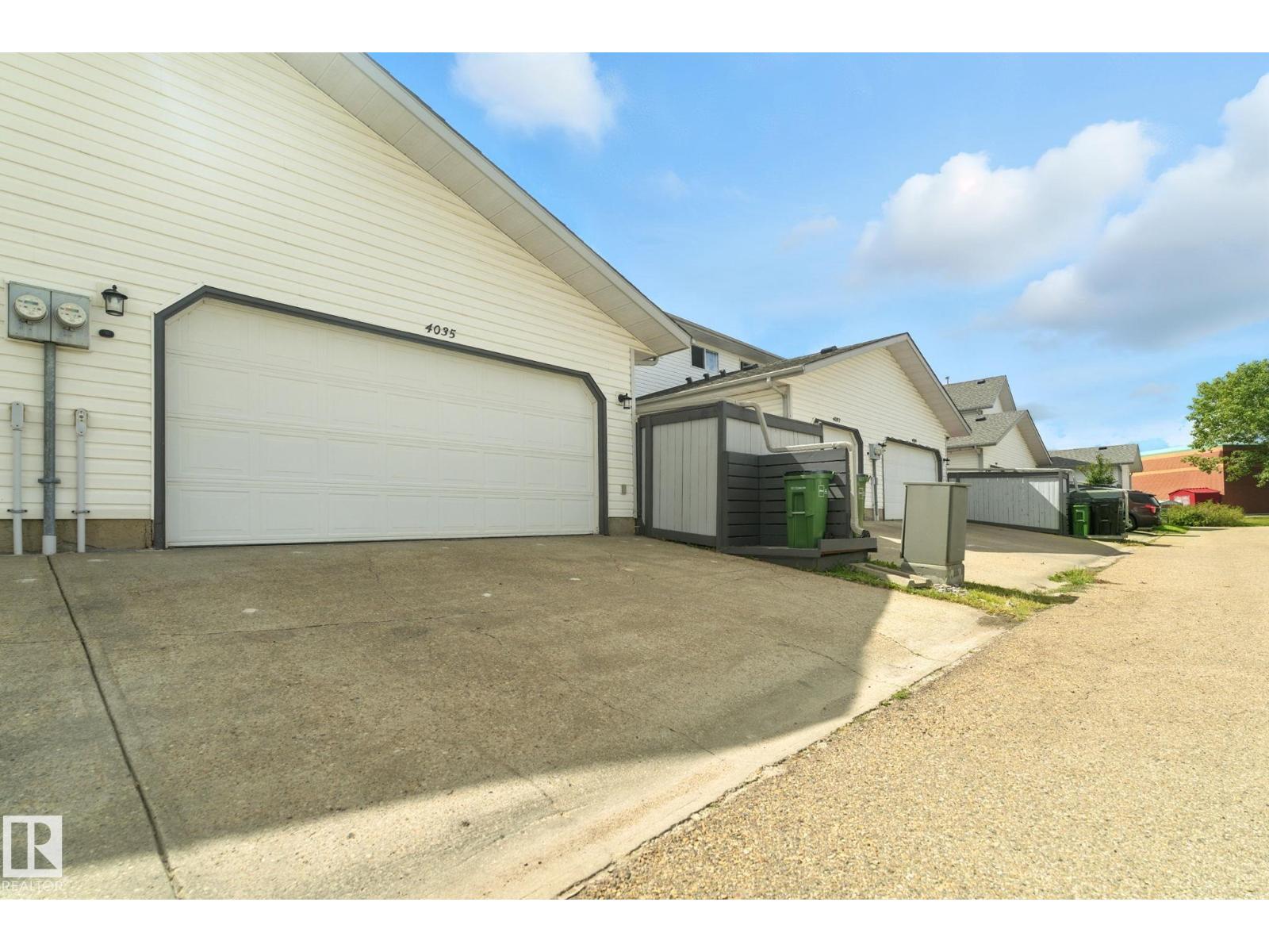 Photo 27 of 4035 38 St Nw, Edmonton AB