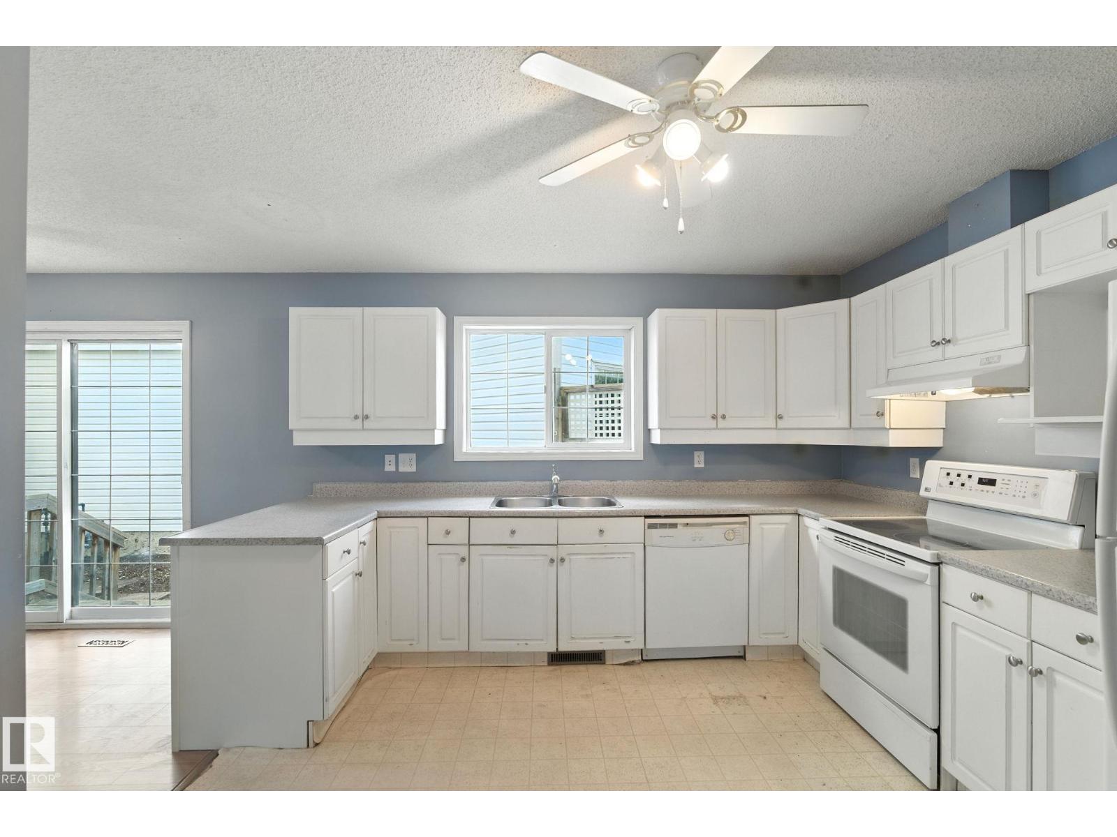 Photo 21 of 4035 38 St Nw, Edmonton AB