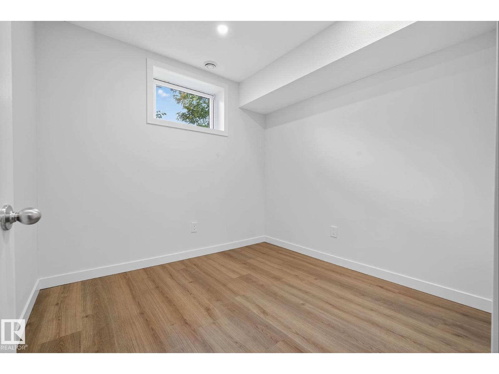 Photo 32 of 10403 65 Av Nw, Edmonton AB