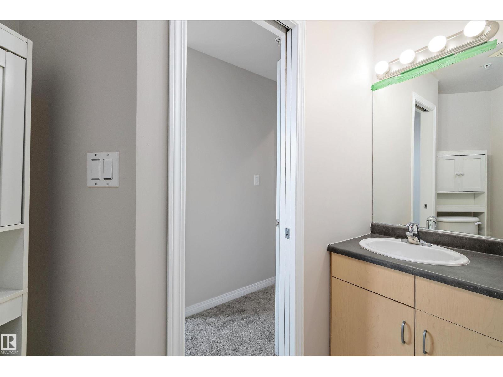 Photo 34 of 503 10504 99 Av Nw, Edmonton AB