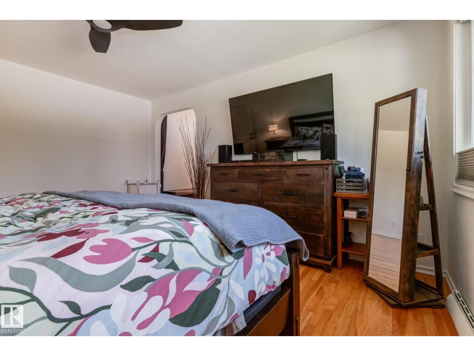 Photo 36 of 9728 141 St Nw, Edmonton AB
