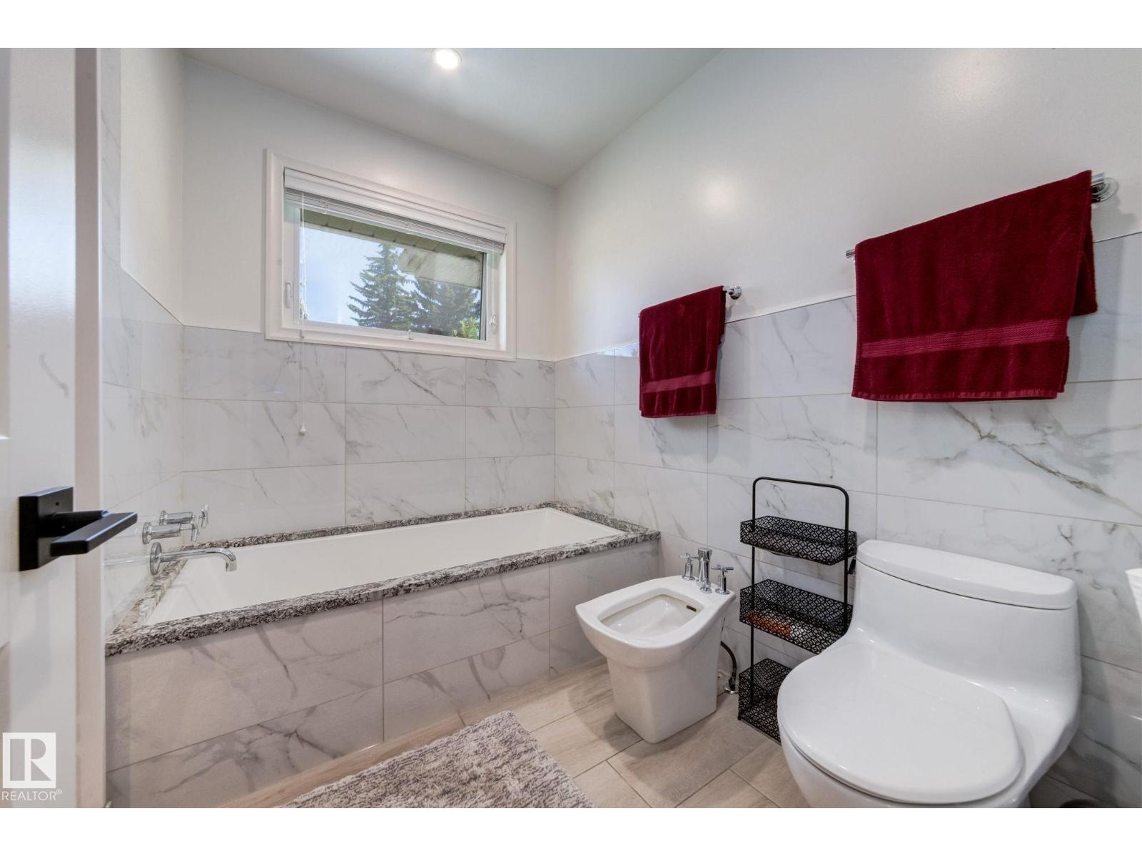 Photo 7 of 9728 141 St Nw, Edmonton AB