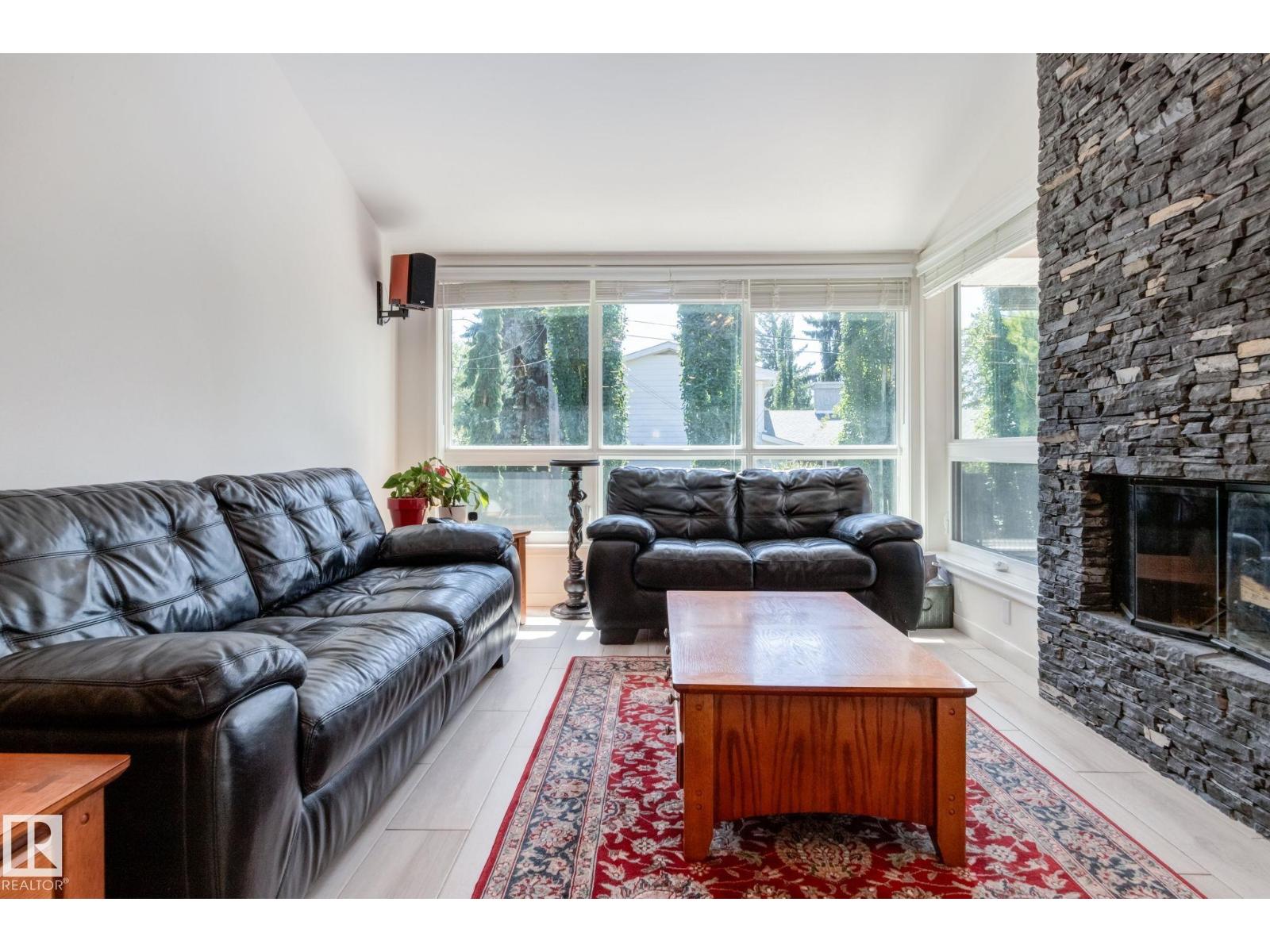 Photo 27 of 9728 141 St Nw, Edmonton AB