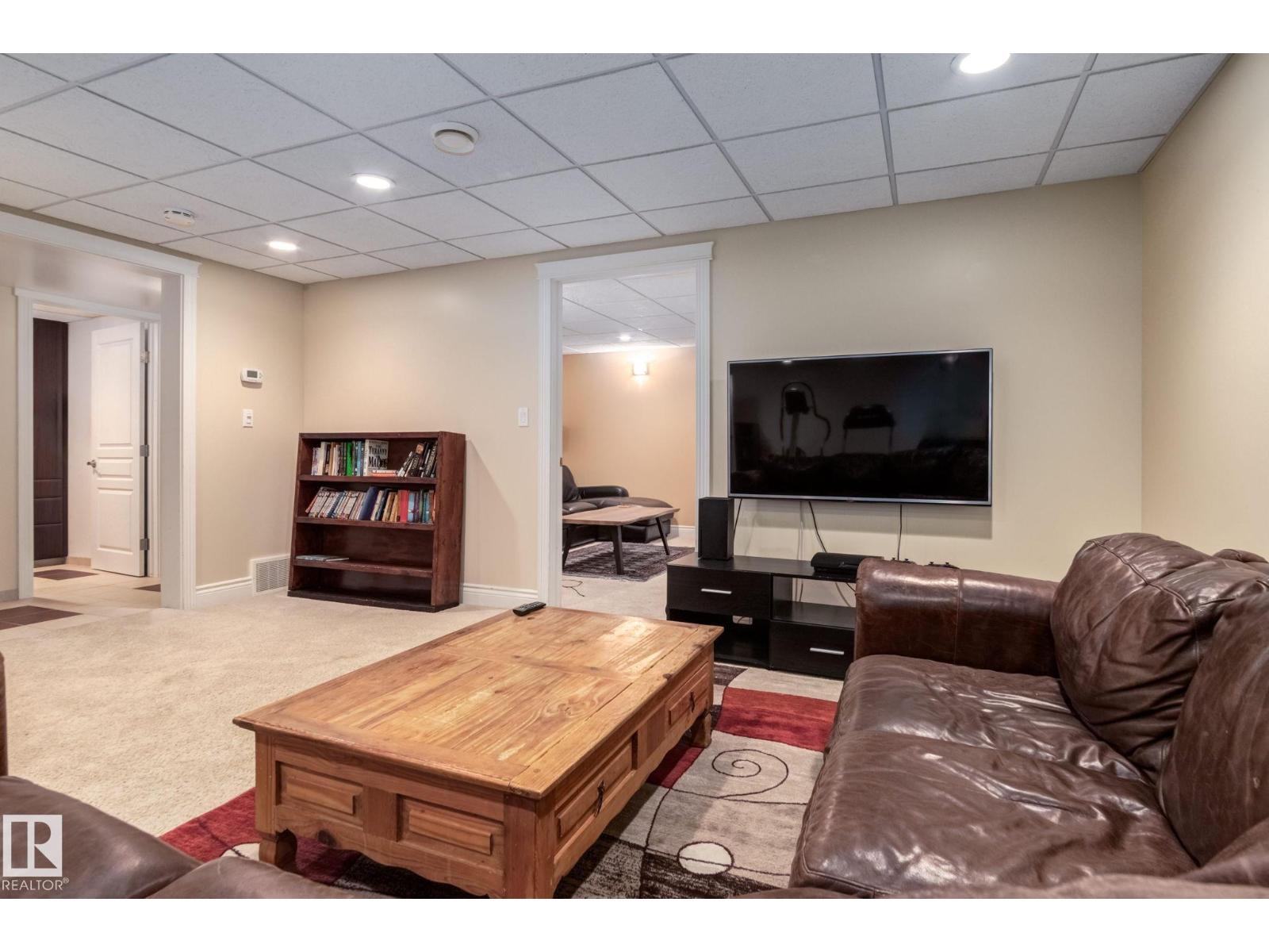 Photo 15 of 9728 141 St Nw, Edmonton AB