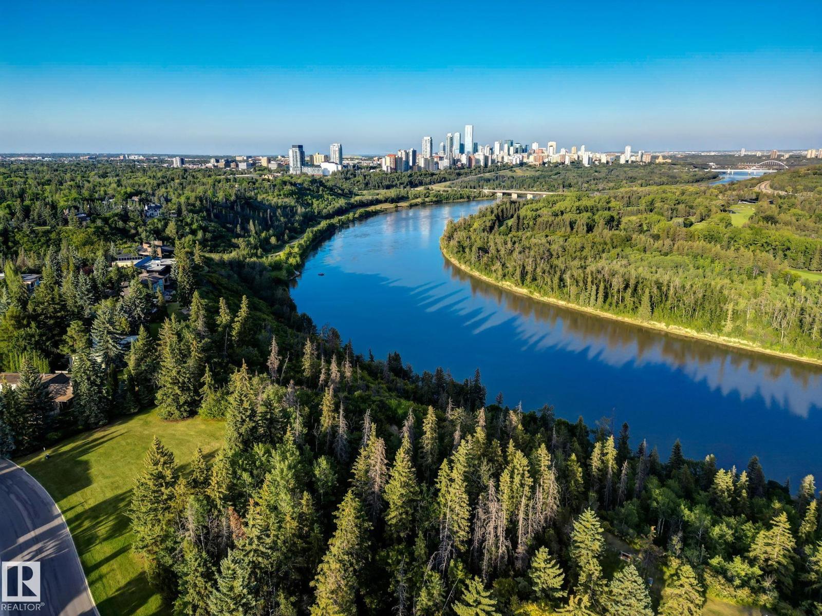 Photo 16 of 9728 141 St Nw, Edmonton AB