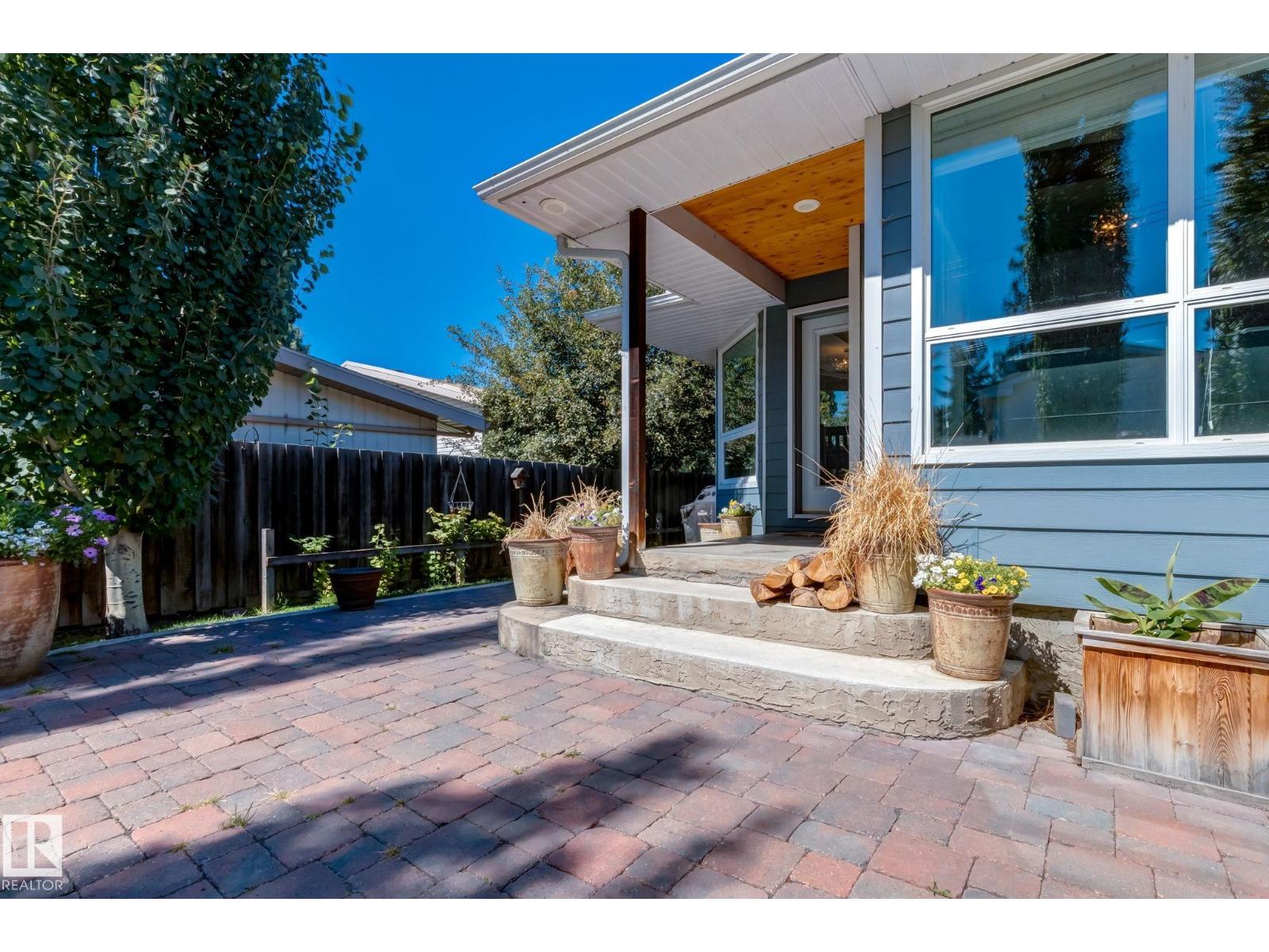 Photo 18 of 9728 141 St Nw, Edmonton AB