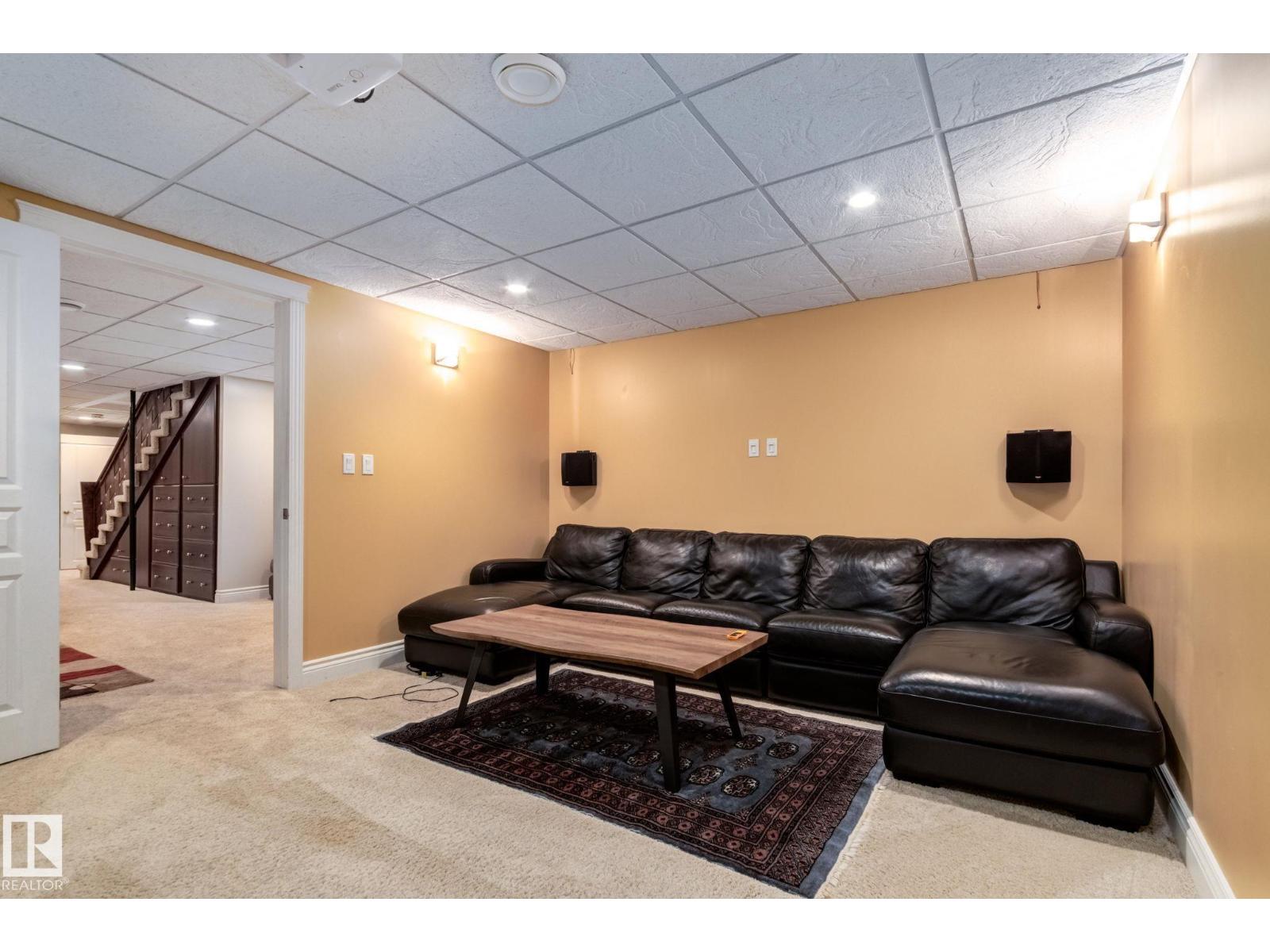Photo 6 of 9728 141 St Nw, Edmonton AB
