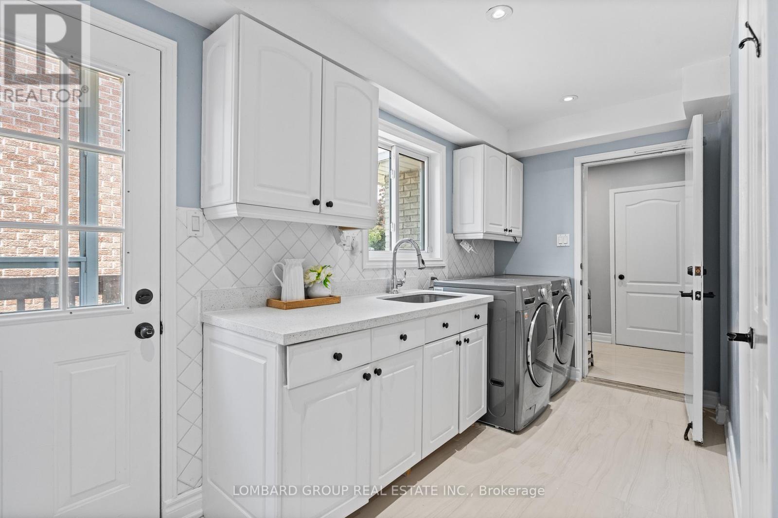 Photo 14 of 10 Whitmore Court, Brampton ON