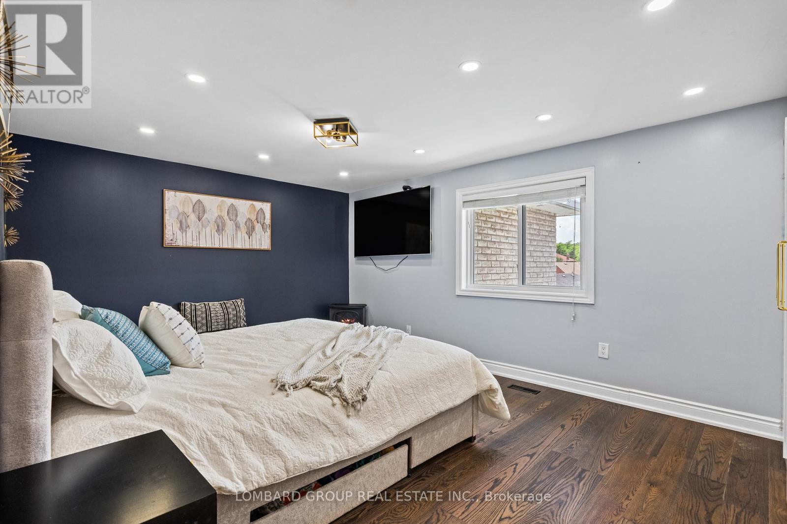Photo 31 of 10 Whitmore Court, Brampton ON