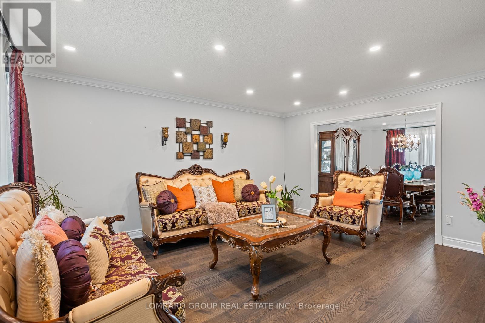 Photo 7 of 10 Whitmore Court, Brampton ON