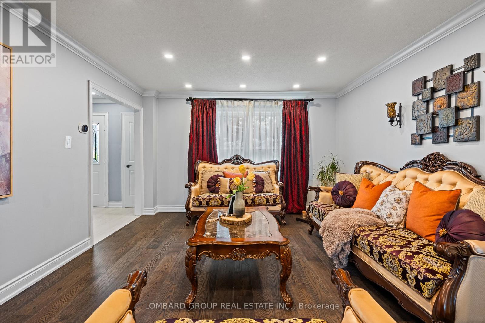 Photo 8 of 10 Whitmore Court, Brampton ON