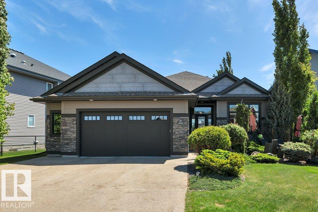 Photo 2 of 3262 Whitelaw Dr Nw, Edmonton AB