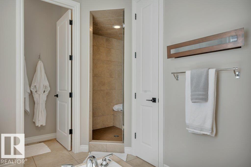 Photo 39 of 3262 Whitelaw Dr Nw, Edmonton AB
