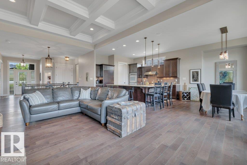 Photo 11 of 3262 Whitelaw Dr Nw, Edmonton AB