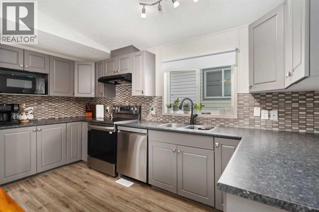 Photo 9 of 101 Hoehne Street, Fort Mcmurray AB