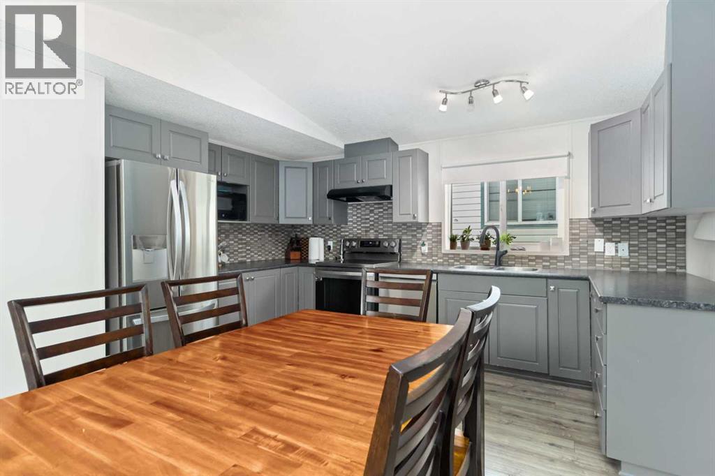 Photo 11 of 101 Hoehne Street, Fort Mcmurray AB