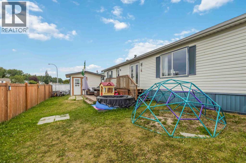 Photo 2 of 101 Hoehne Street, Fort Mcmurray AB