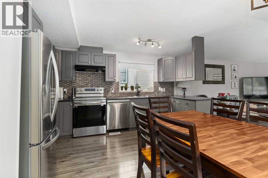 Photo 17 of 101 Hoehne Street, Fort Mcmurray AB