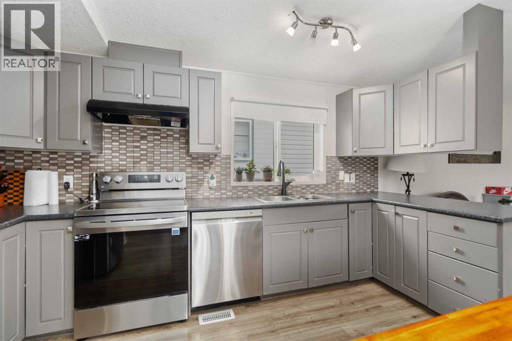 Photo 8 of 101 Hoehne Street, Fort Mcmurray AB