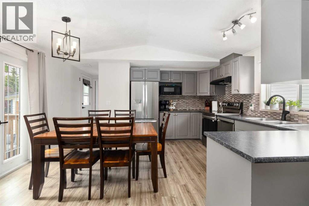 Photo 4 of 101 Hoehne Street, Fort Mcmurray AB