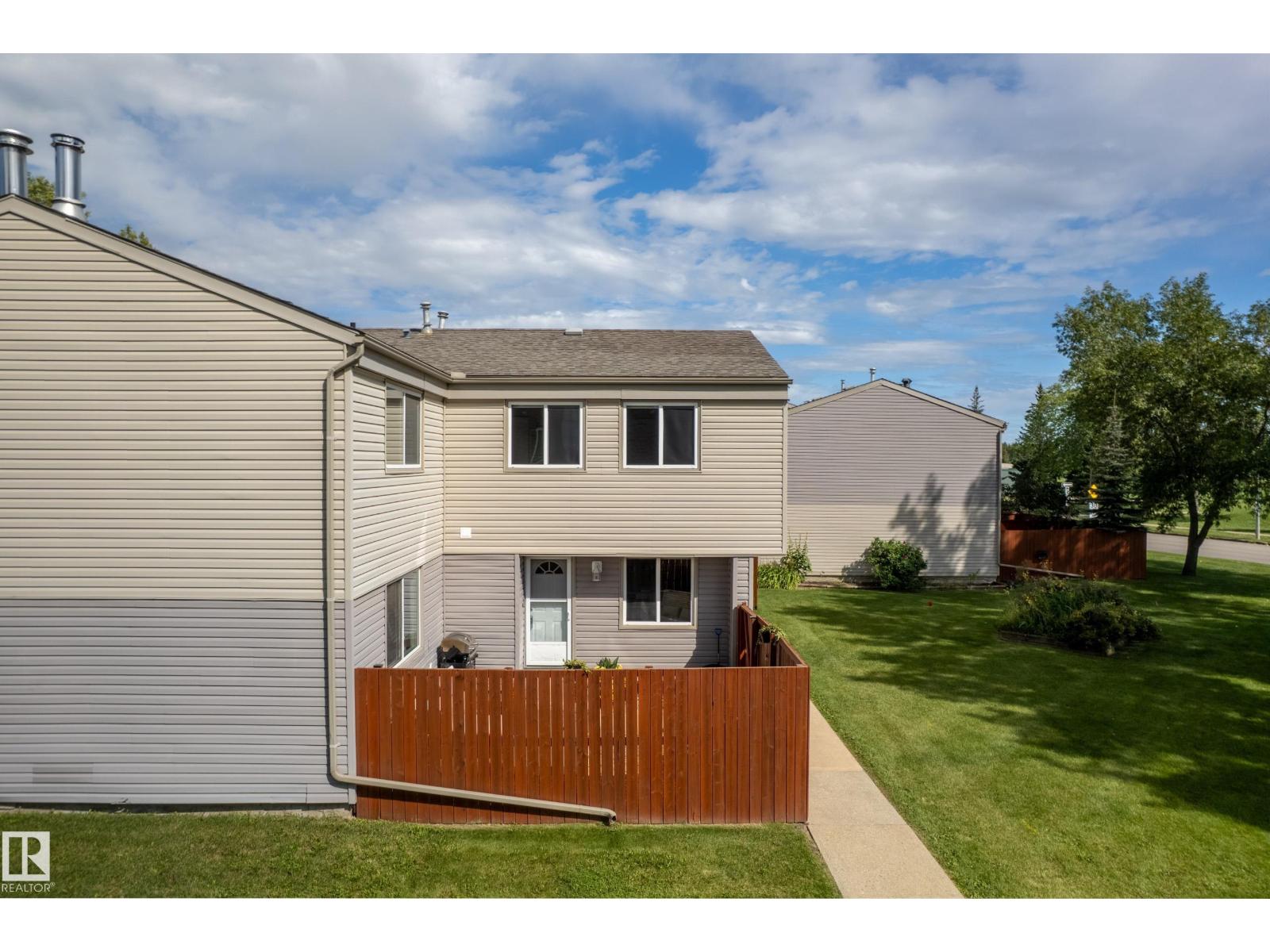 Photo 11 of 5614 148 St Nw, Edmonton AB