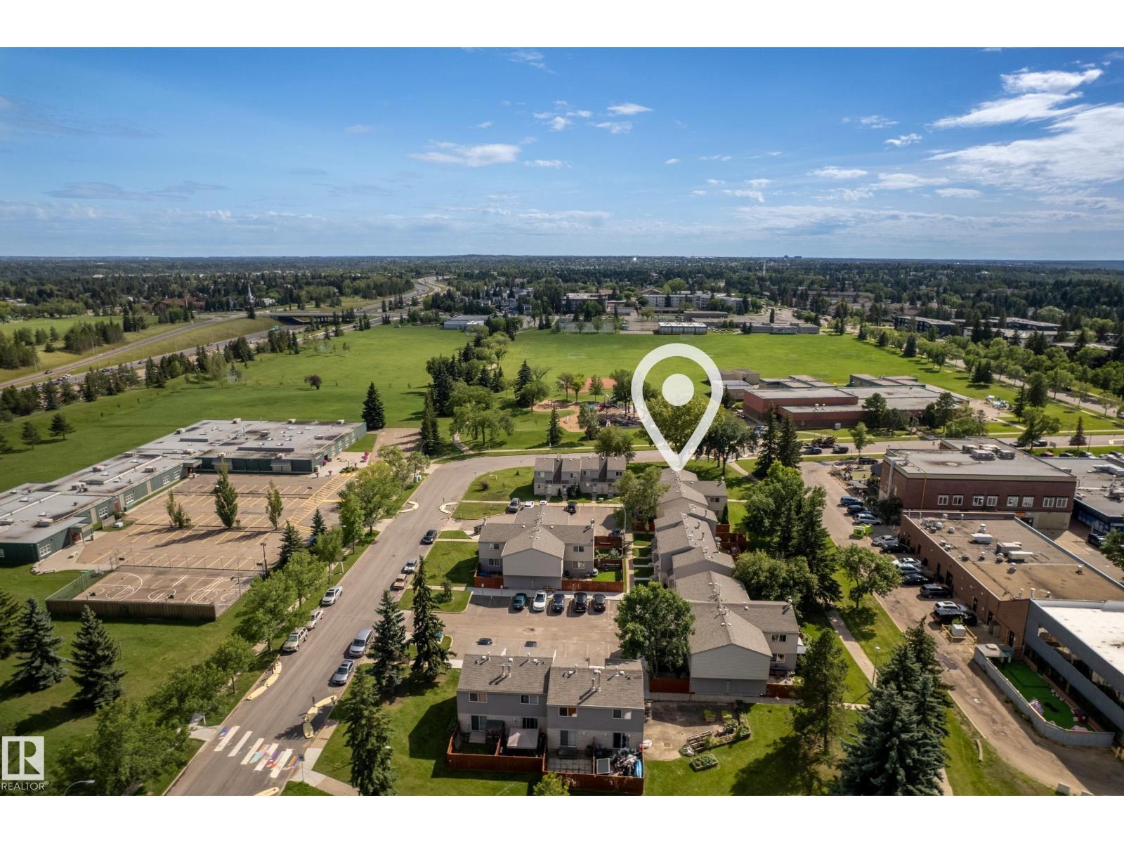 Photo 15 of 5614 148 St Nw, Edmonton AB