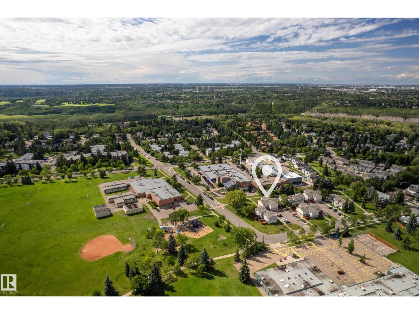 Photo 7 of 5614 148 St Nw, Edmonton AB