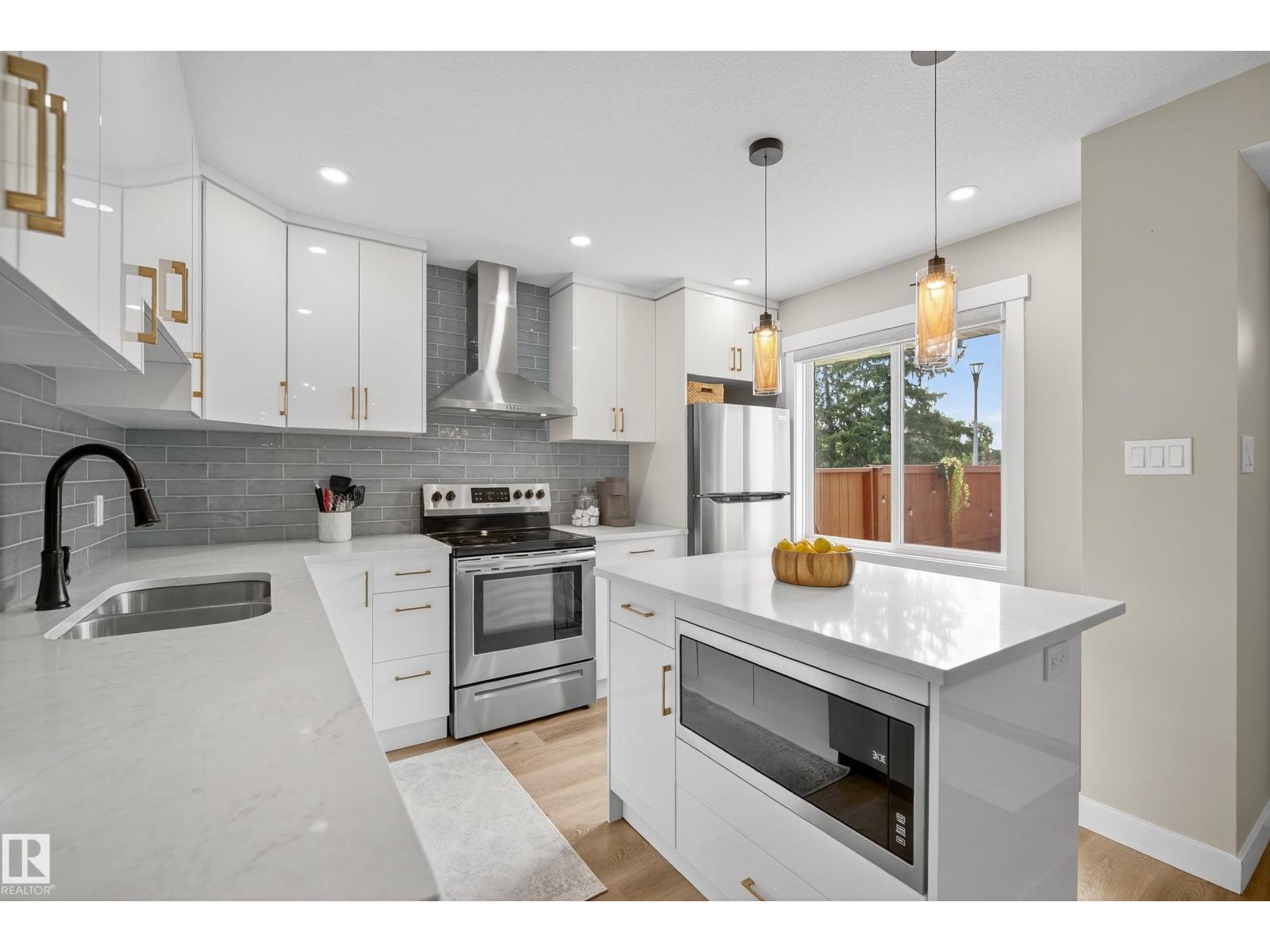 Photo 20 of 5614 148 St Nw, Edmonton AB