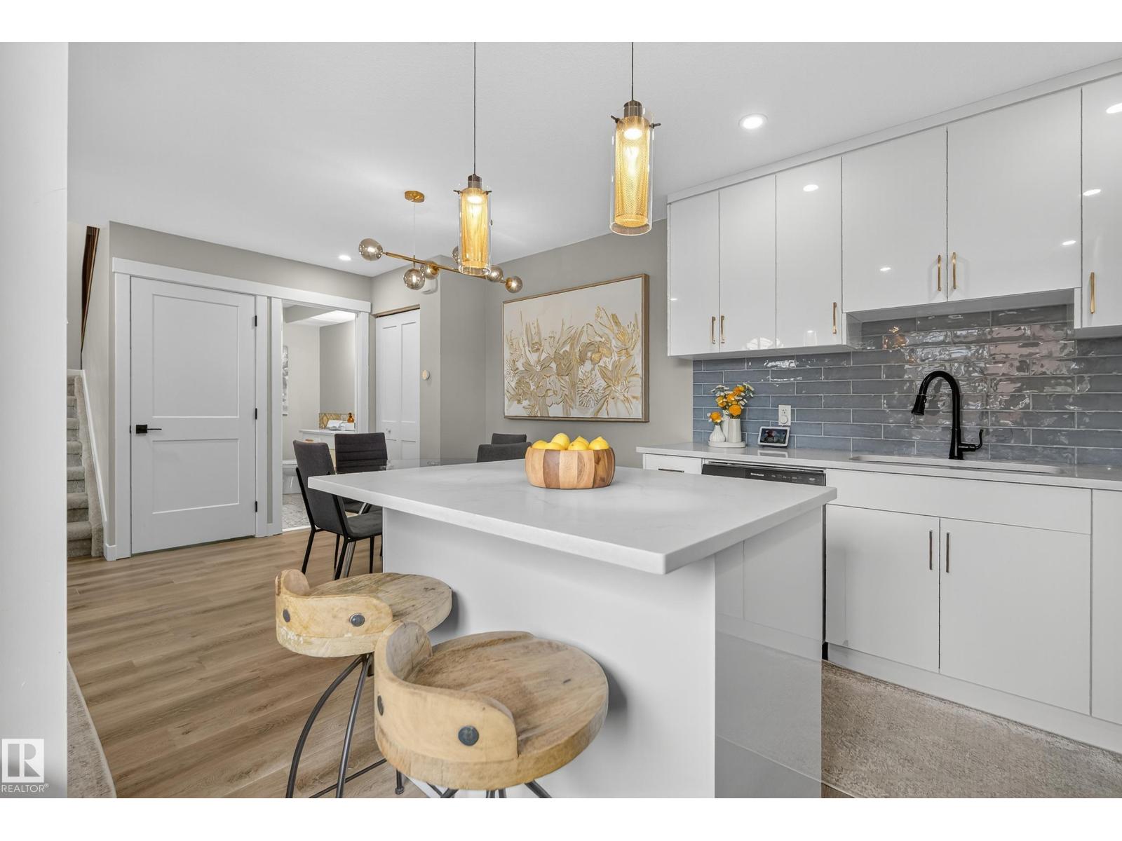 Photo 9 of 5614 148 St Nw, Edmonton AB