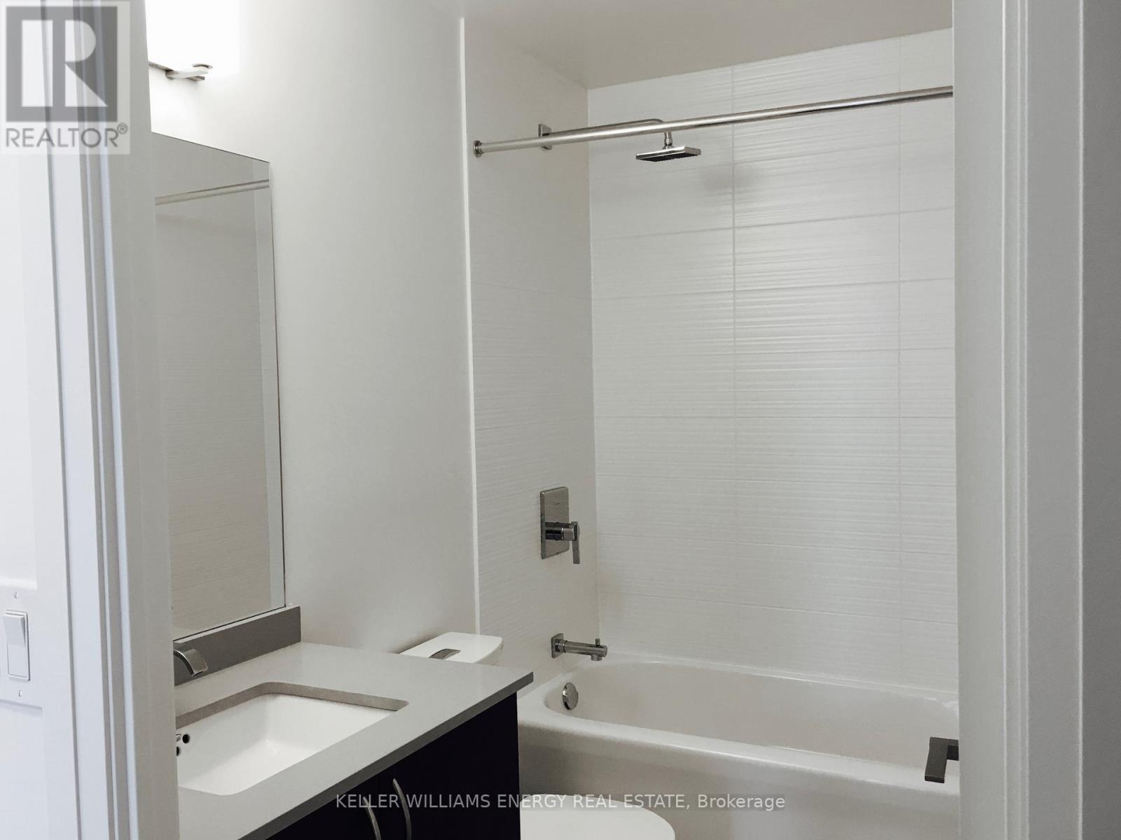 Photo 8 of 2611 3700 Highway 7 Highway, Vaughan ON