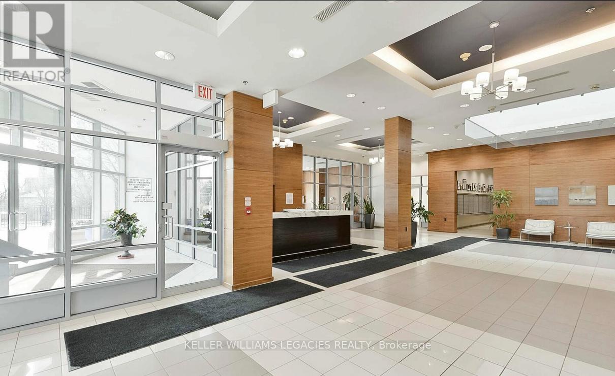 Photo 31 of 2013 33 Elm Drive W, Mississauga ON
