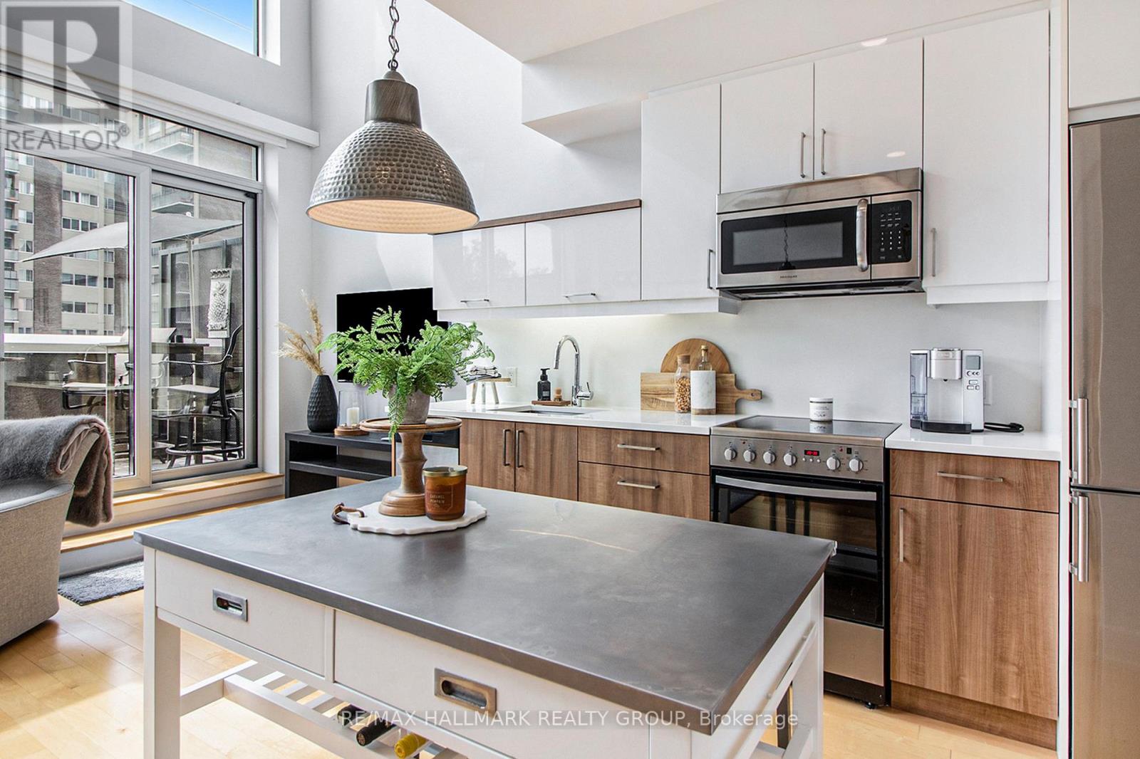 Photo 2 of 213 197 Lisgar Street, Ottawa ON