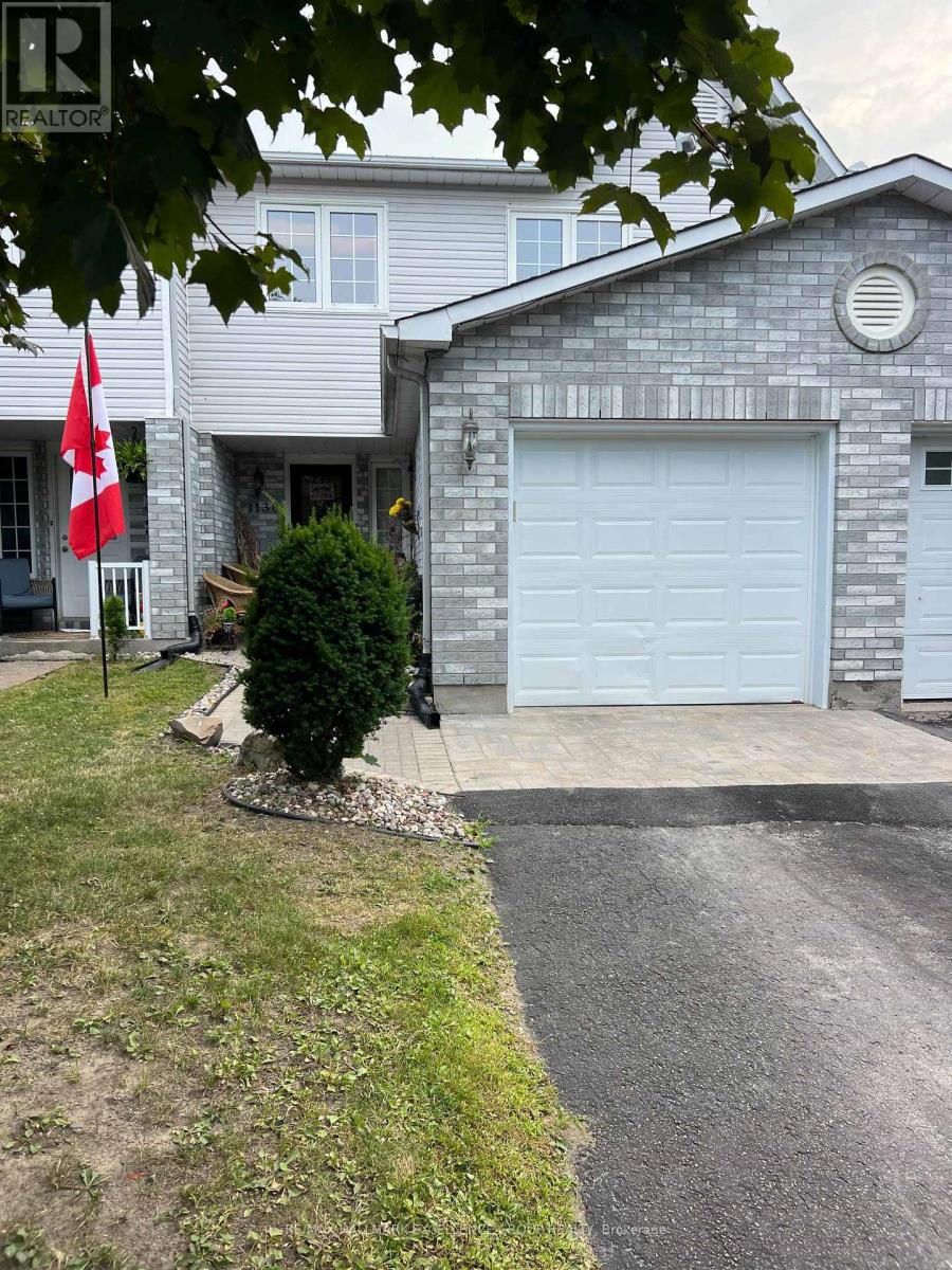 Photo 7 of 1130 Dianne Avenue, Clarencerockland ON