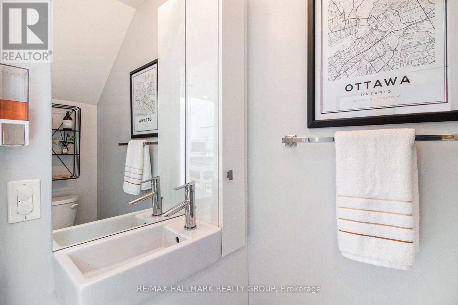 Photo 2 of 213 197 Lisgar Street, Ottawa ON