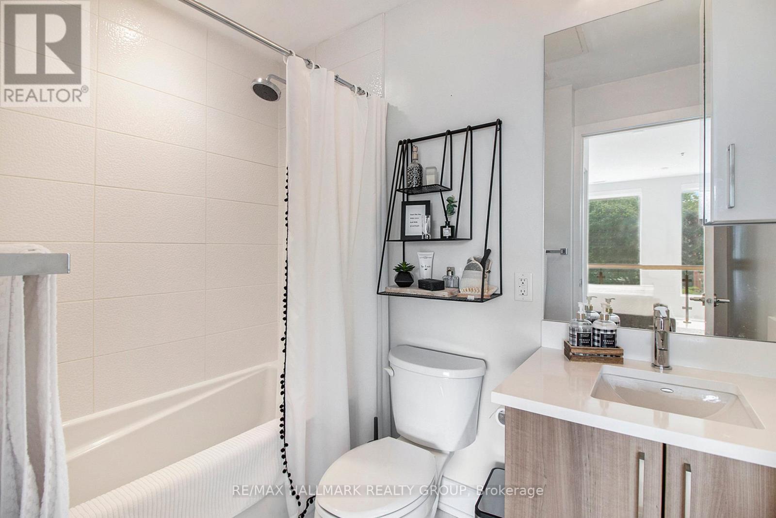 Photo 3 of 213 197 Lisgar Street, Ottawa ON