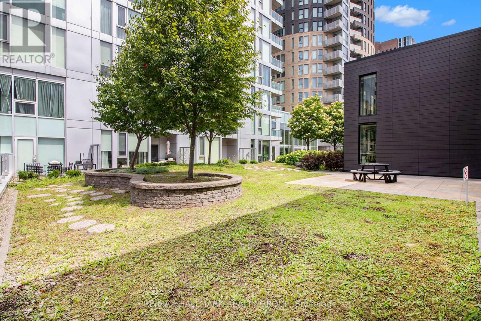 Photo 8 of 213 197 Lisgar Street, Ottawa ON