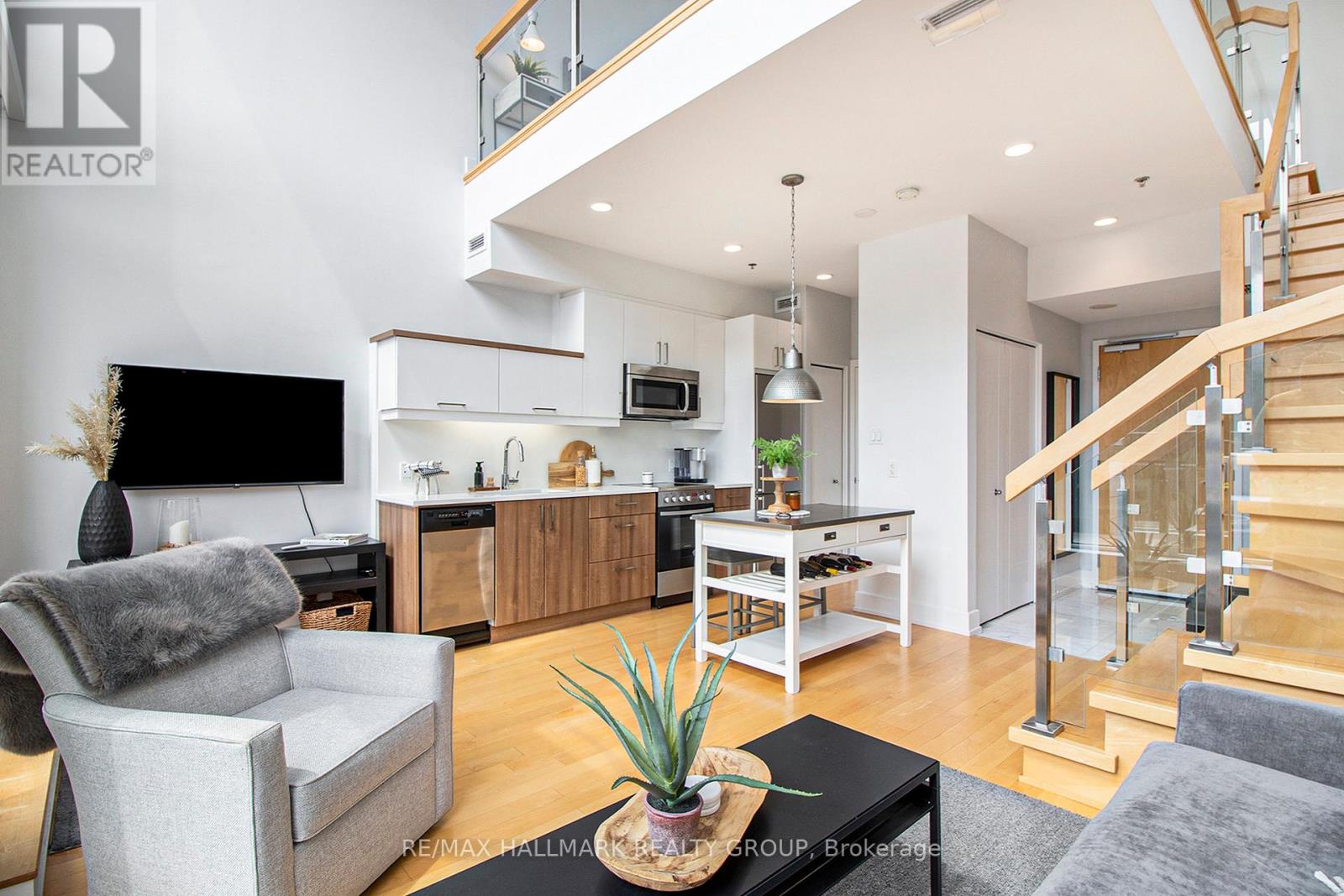 Photo 11 of 213 197 Lisgar Street, Ottawa ON