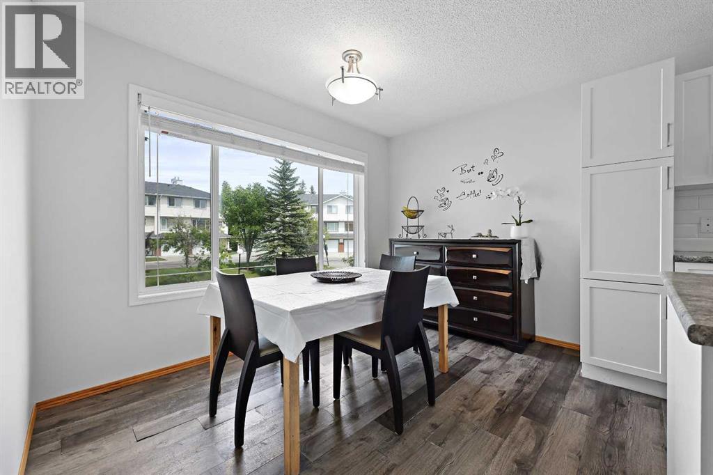 Single Family House 4 Level for Sale in  Rocky Ridge Court NW Rocky Ridge Calgary 