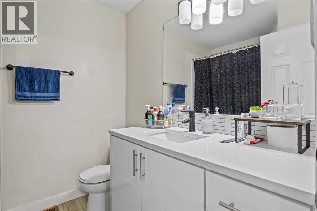 Single Family House for Sale in    Street NE Temple Calgary 