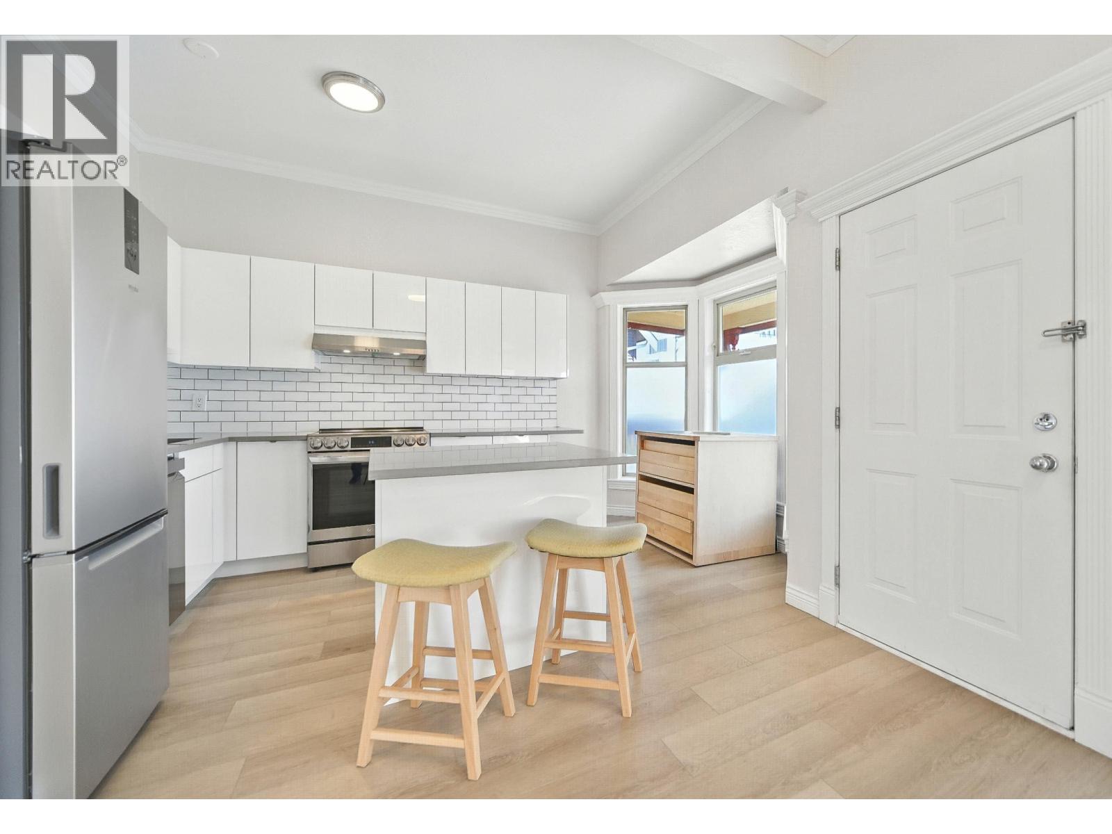 Photo 10 of 1165 E Pender Street, Vancouver BC