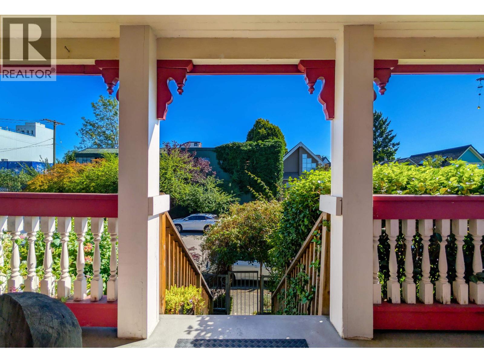 Photo 3 of 1165 E Pender Street, Vancouver BC