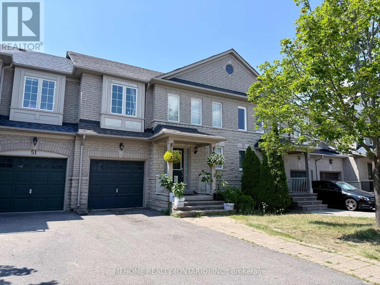 Photo 1 of 49 Selkirk Drive, Richmond Hill ON