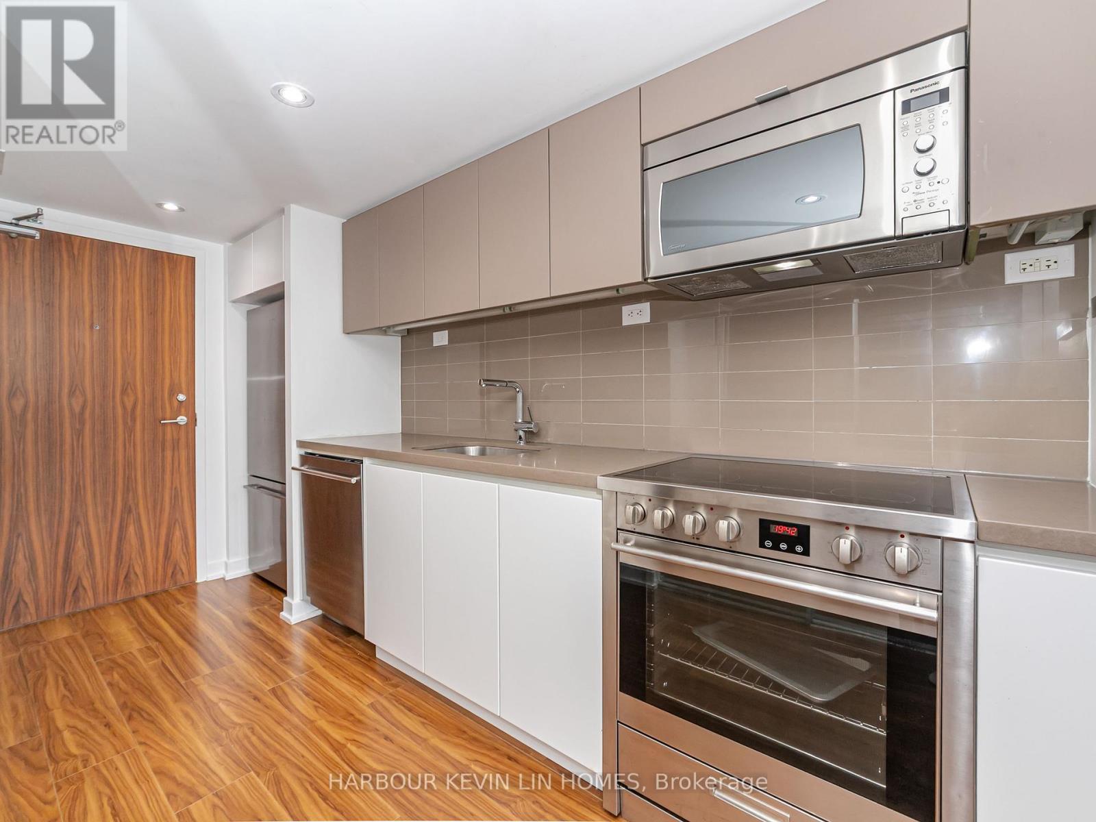 Photo 20 of 1009 75 Queens Wharf Road, Toronto ON